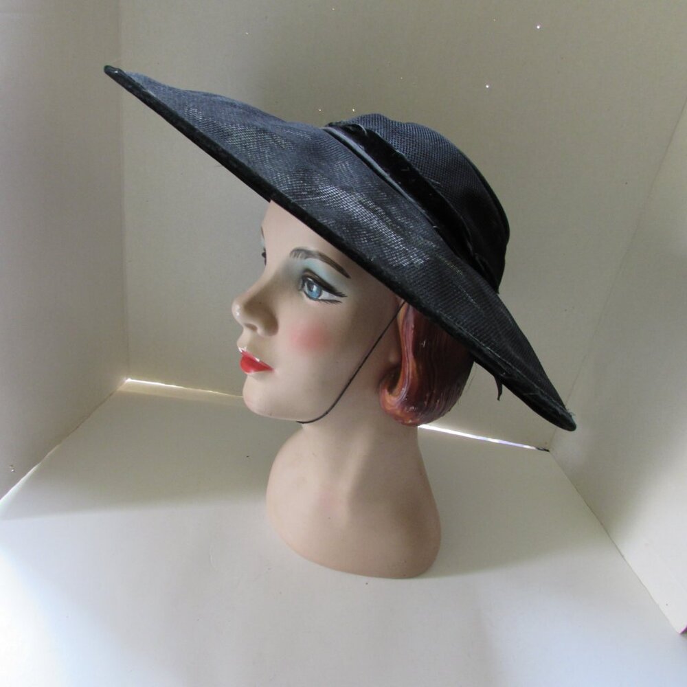 SALE Vintage Wide Brim Black Hat with Hidden White Daisy Swag - Picture 10 of 14